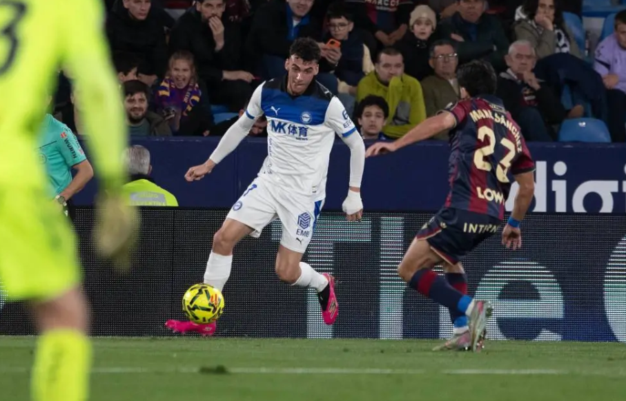 皇家马略卡与西班牙人的判罚争议：舆论双重标准与公平审判